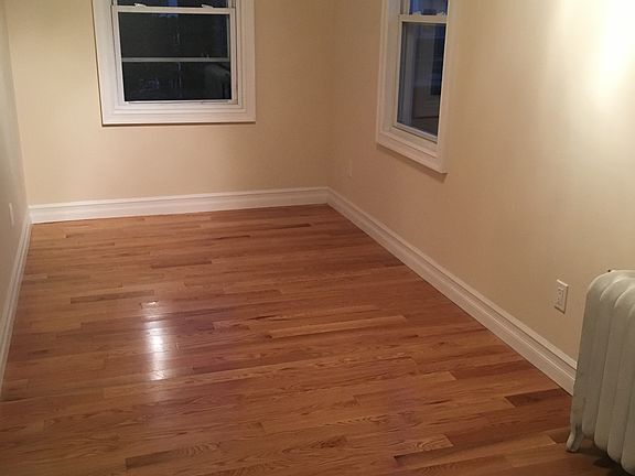 3rd image of 7 Brewster Ave