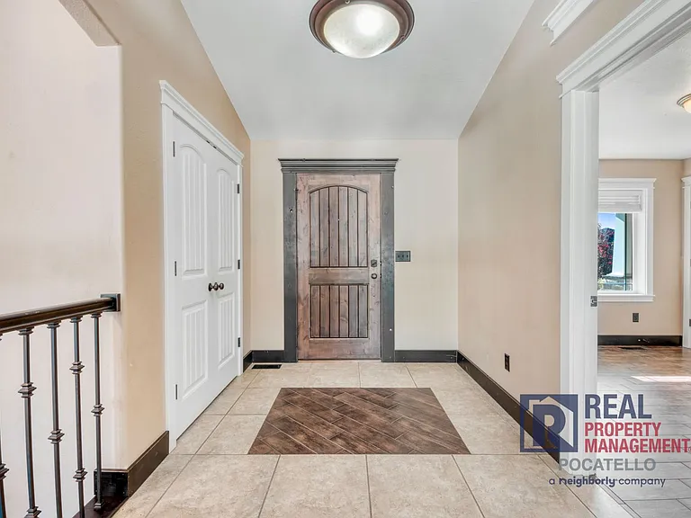 5215 Kymball Dr — Photo 16