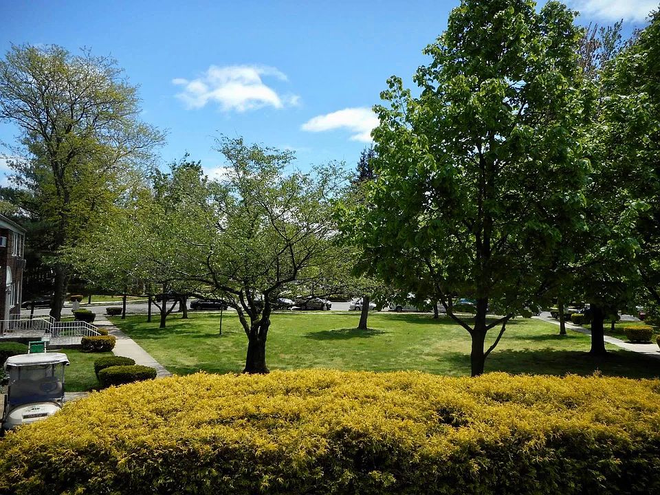 22401 Kingsbury Ave Oakland Gardens, NY, 11364 Apartments for Rent