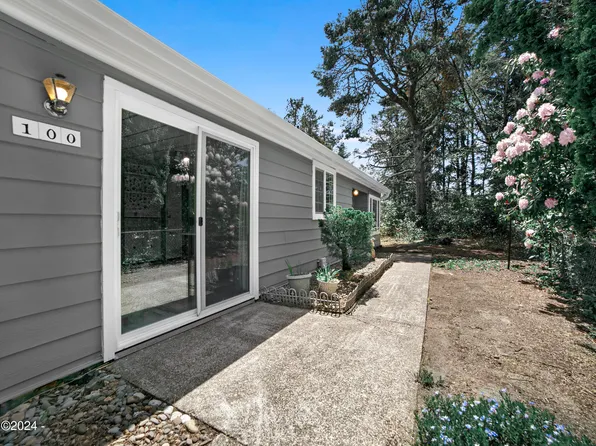 100 NE 33rd Dr, Newport, OR 97365