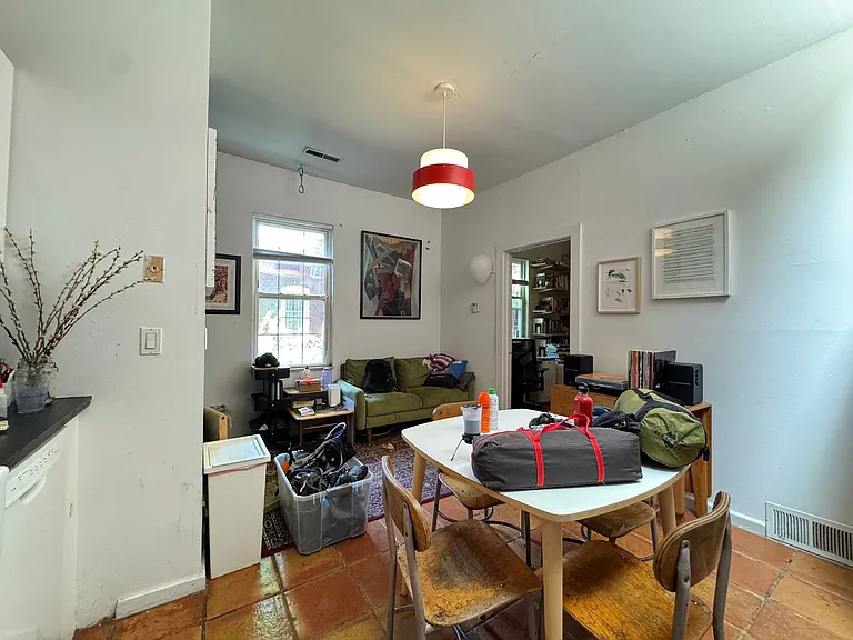 924 State St #7 — Photo 8