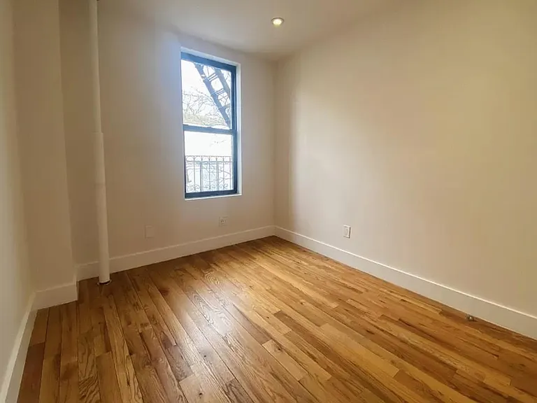 304 10th St #6 — Photo 10