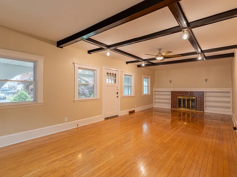 27 Margin St #1 — Photo 2