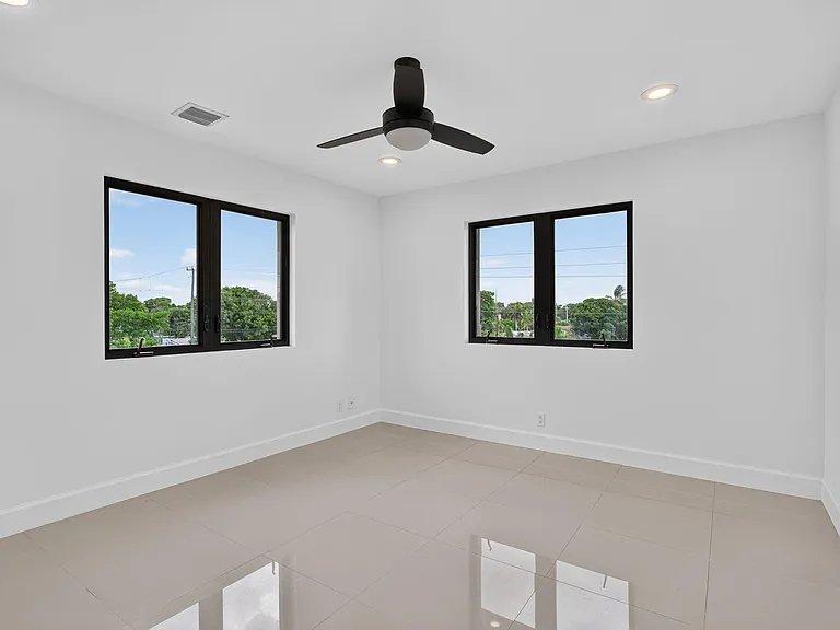 444 NW 41st St — Photo 12