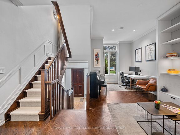 3rd image of 276 Spadina Rd #4