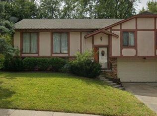 3741 Falcon Dr, Bellevue, NE 68123
