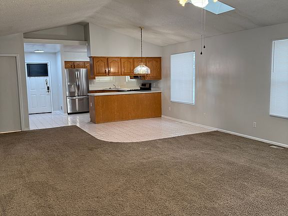 4th image of 28120 Barkman St
