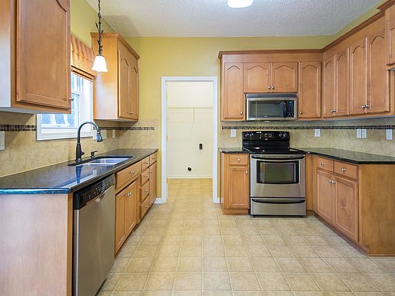 2nd image of 4202 Timberwood Dr