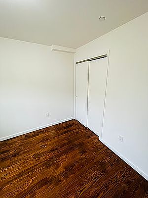 5th image of 253 E 206th St #4B