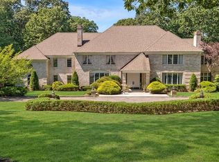 37 Emerson Rd, Glen Head, NY 11545