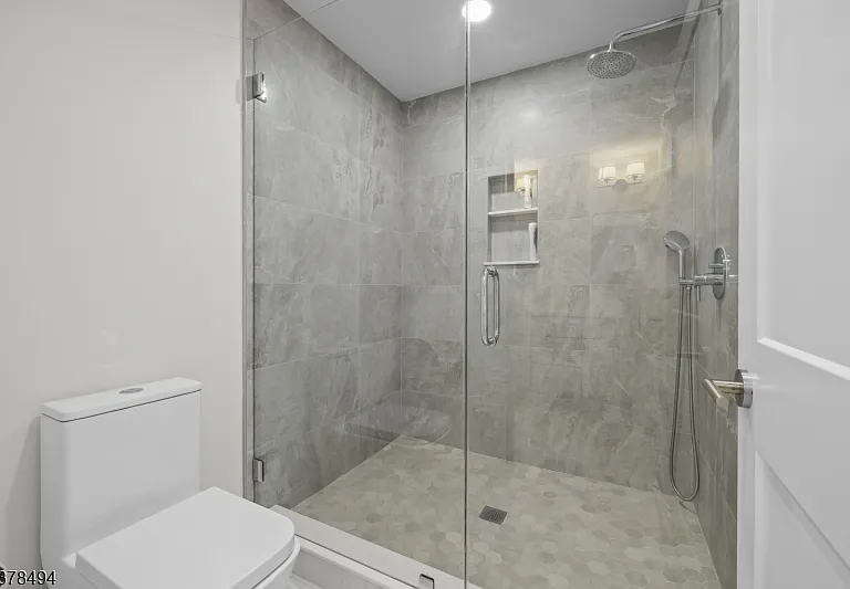 20 Woodfern Rd — Photo 37