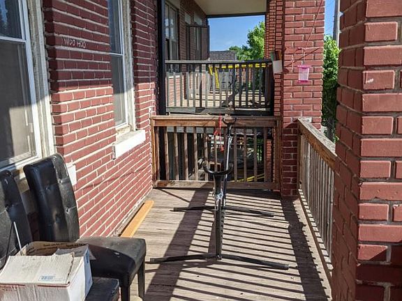 2nd image of 516 Harrison St
