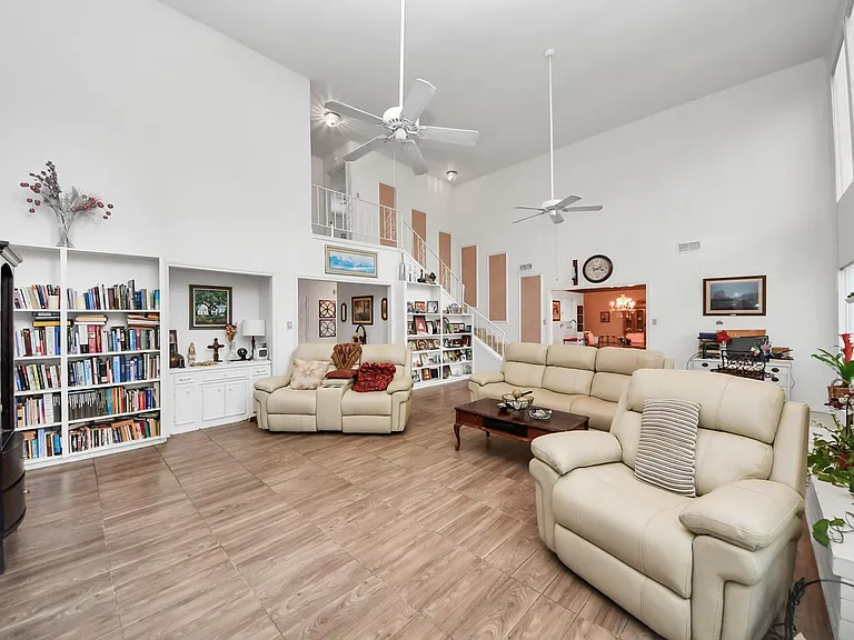 17 Winged Foot Dr — Photo 8