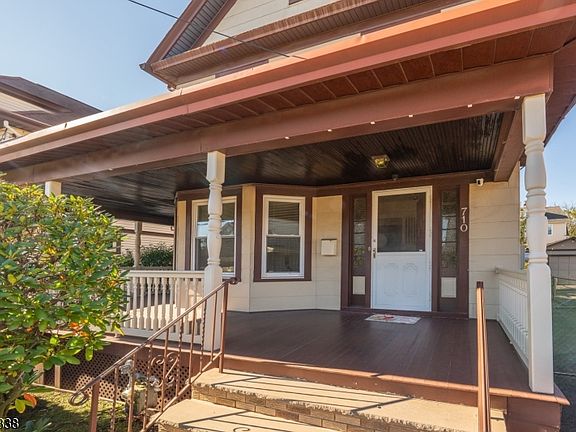 2nd image of 710 Emerson Ave