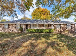 2731 SE Peck Rd, Topeka, KS 66605