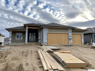 18753 Larimore St, Elkhorn, NE 68022