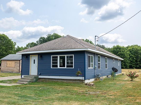 2nd image of 1185 Yeomans St