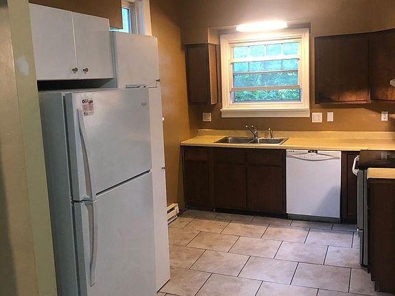 2nd image of 829 Kirkwood St