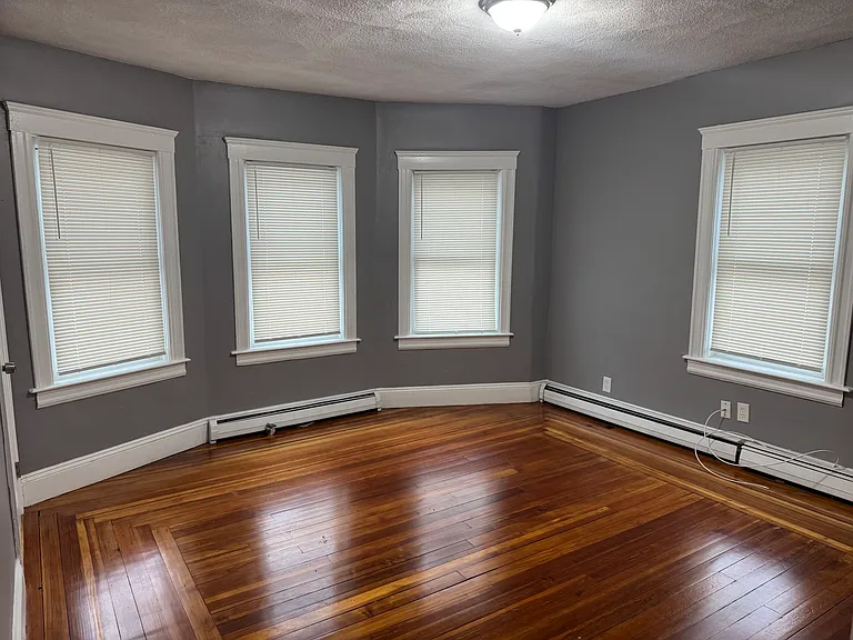 86 Owen Ave #2 — Photo 4
