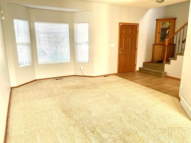 3 bed, 2.5 bath, 2340 sqft, $2,525 — Photo 2