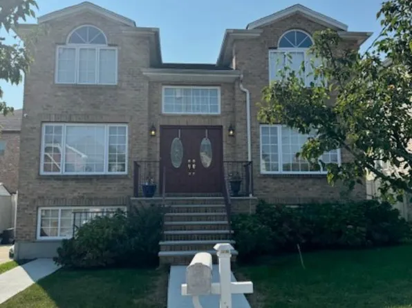 476 Darlington Avenue, Staten Island, NY 10309
