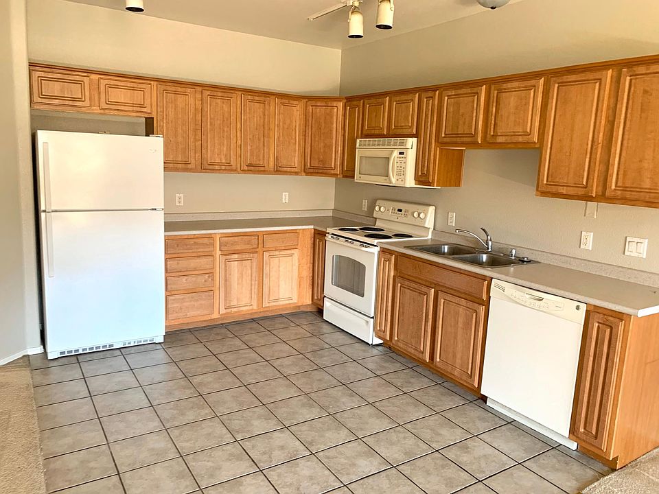 1st image of 920 E Devonshire Ave Unit 3024