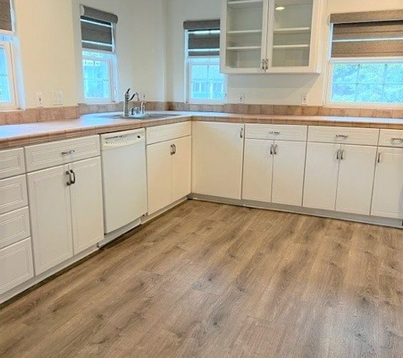 1st image of 355 Carlsbad Village Dr