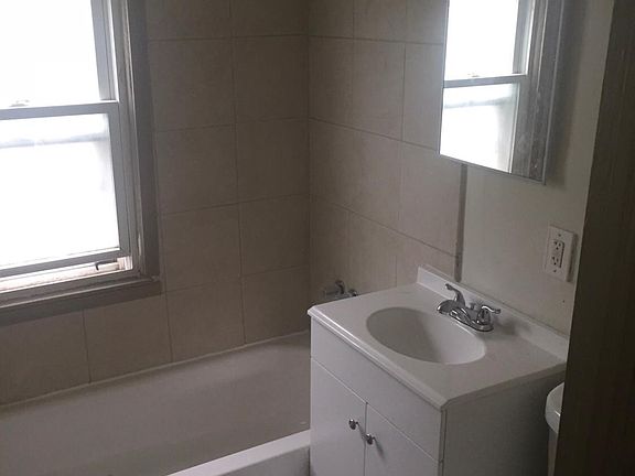 3rd image of 14001 Tuckahoe Ave