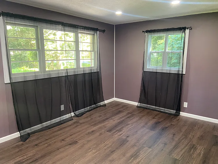 910 Perry Dr — Photo 20