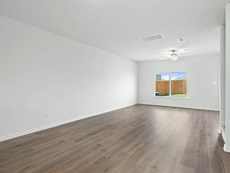 1529 Harvester Dr — Photo 8