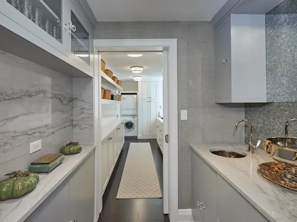 875 5th Avenue image 10 of 13