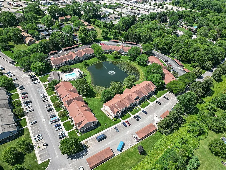 Hampton Lakes Apartments — Photo 39