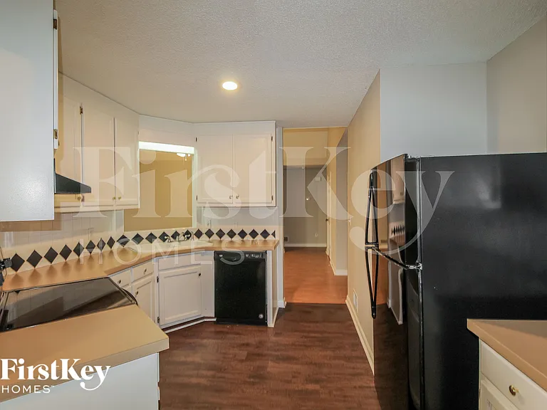 4725 Diggers Way — Photo 7