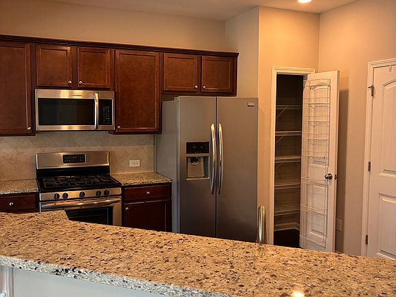 3rd image of 1335 Hampton Oaks Dr