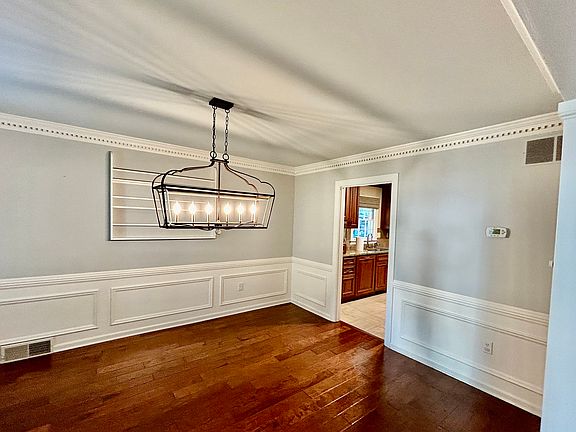 3rd image of 2167 Wentworth Ln