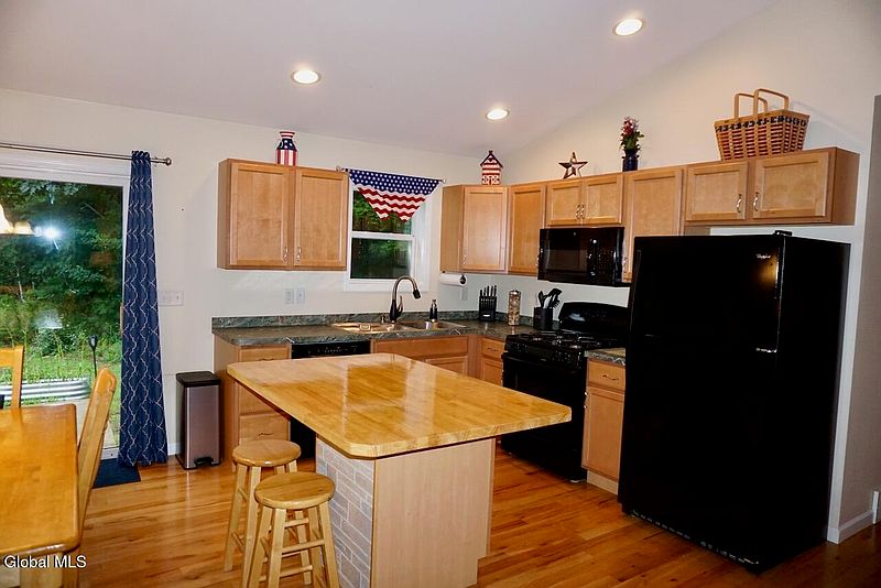 2nd image of 30 Cloverleaf Drive