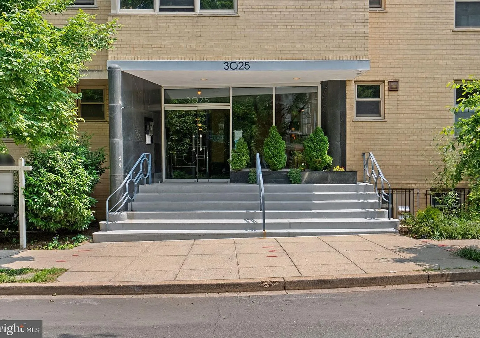 Adams Morgan/Mount Pleasant One Bedroom W/All Energy Utilities Included! — Photo 4