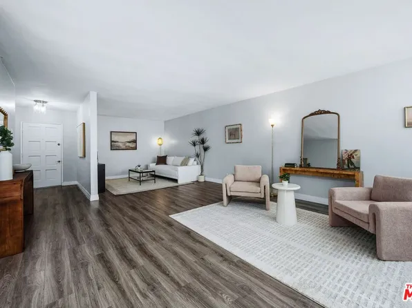 530 S Barrington Ave APT 109, Los Angeles, CA 90049