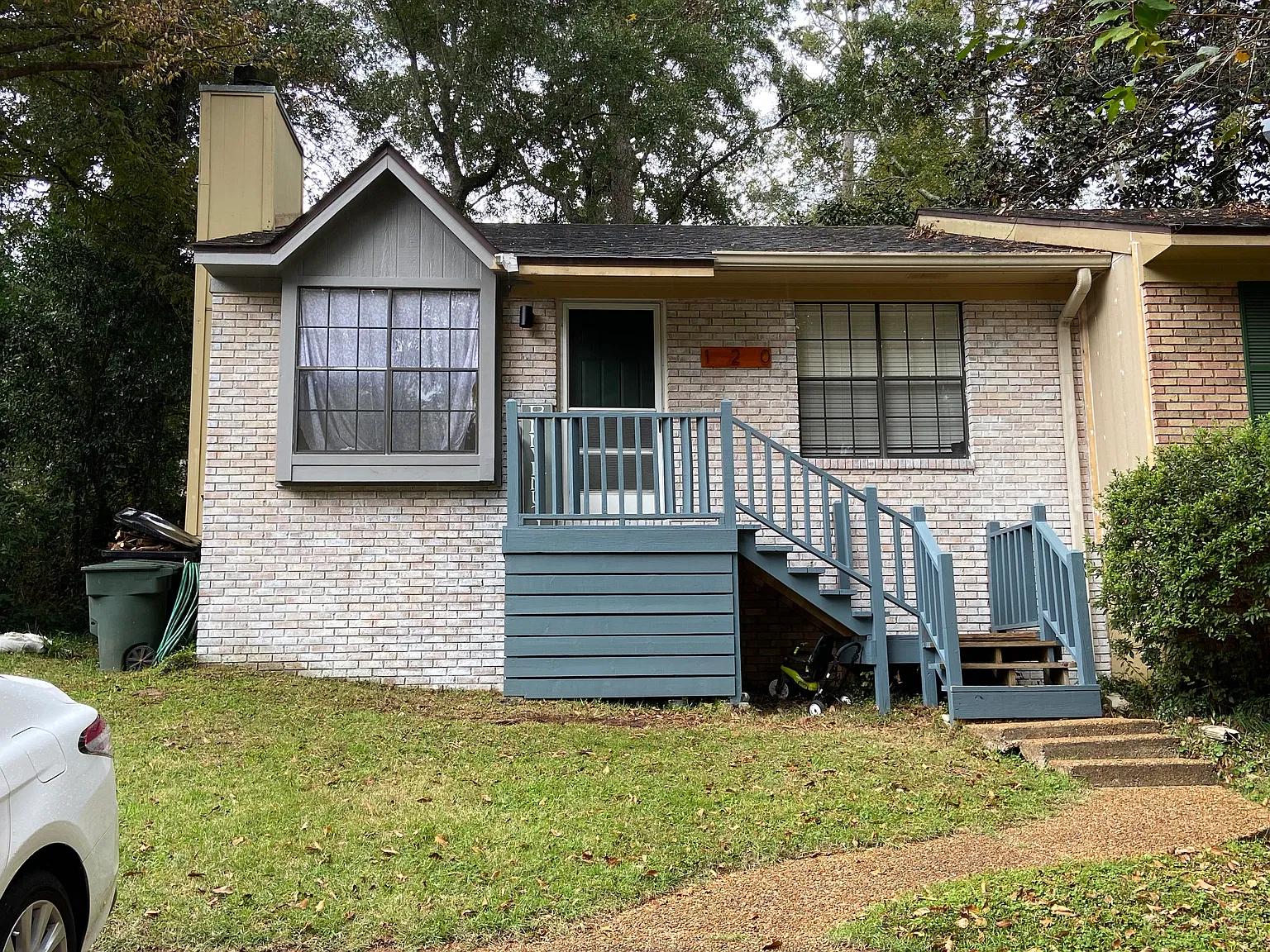 2 bed, 1080 sqft, $1,300 — Photo 1