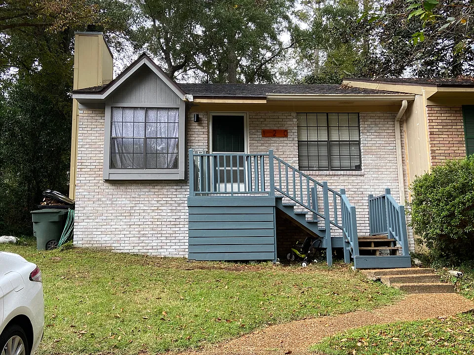 120 Meeting Street Dr