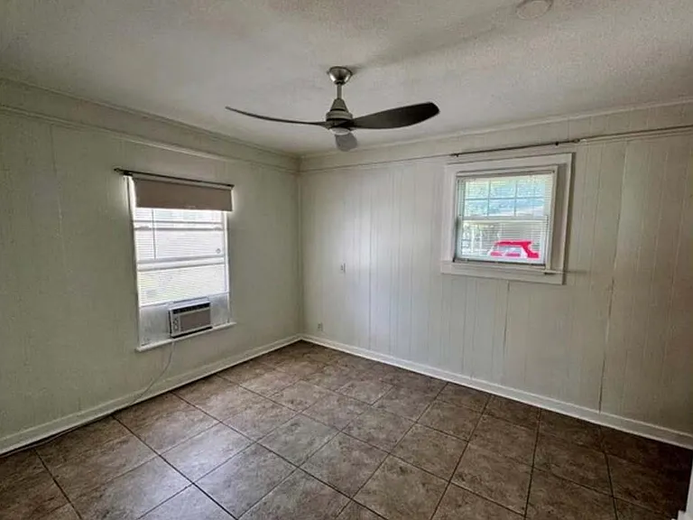 6009 S 1st St — Photo 11