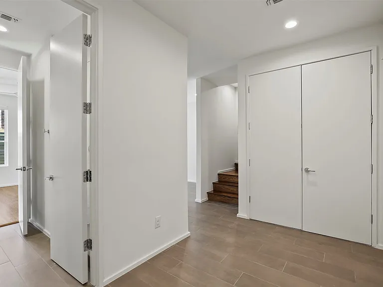 6250 Oram St #104 — Photo 10