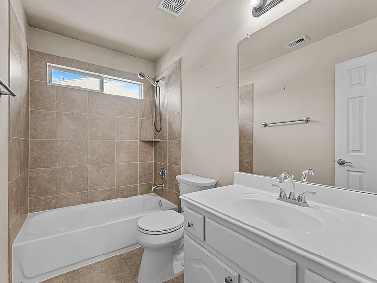 20698 Oakhurst Meadows Dr — Photo 31