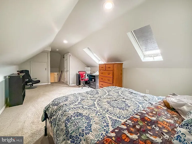 1168 Temple Dr — Photo 43