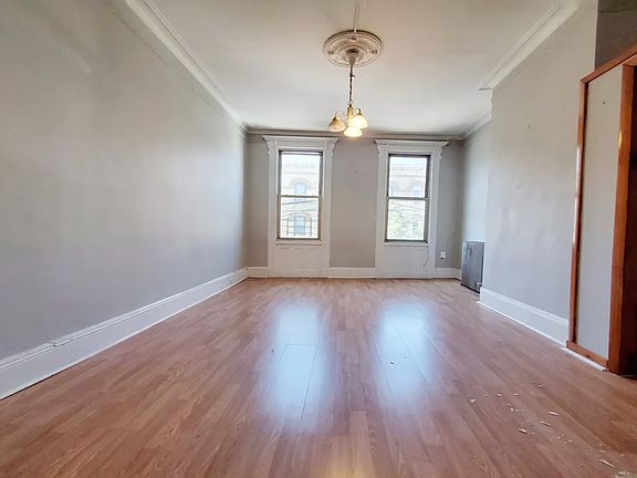 2nd image of 6603 Forest Ave APT 2L