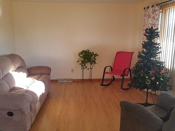 2nd image of 1812 W 38th St
