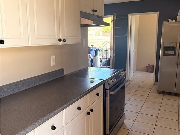 2nd image of 301 Lakeview Dr