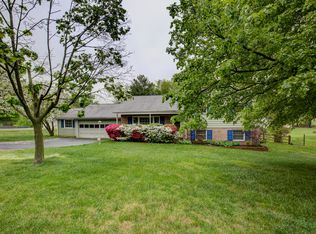 76 Main St, Round Hill, VA 20141