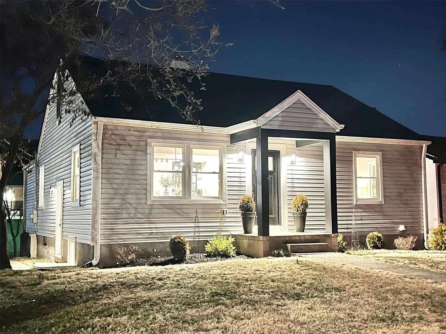 1128 Jackson St photo 1