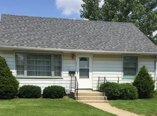 732 Pierce St, Aurora, IL 60505